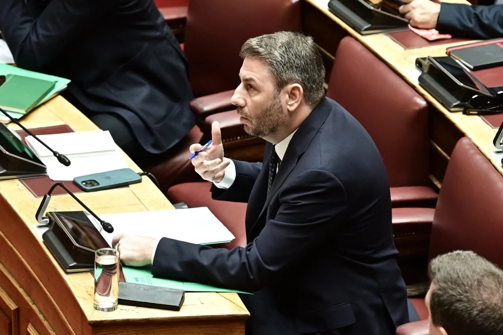 Το δύσκολο φθινόπωρο του ΠΑΣΟΚ: Ή θα ανέβει το κόμμα ή θα «κατέβει»  ο Ανδρουλάκης