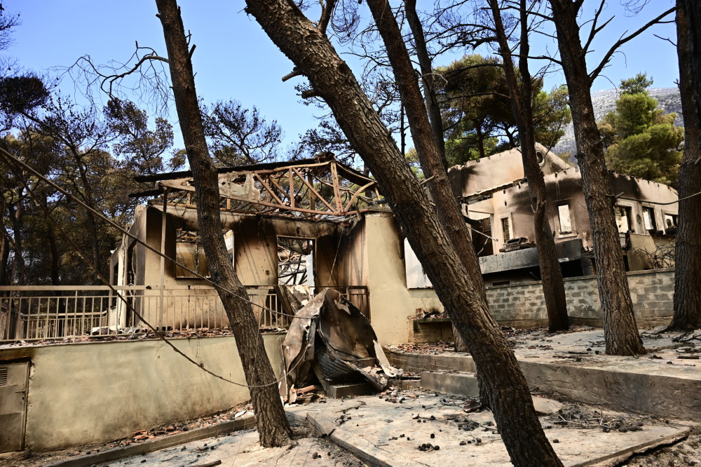 Μήνυμα αλληλεγγύης από οικογένειες θυμάτων στο Μάτι προς τους πληγέντες των νέων πυρκαγιών