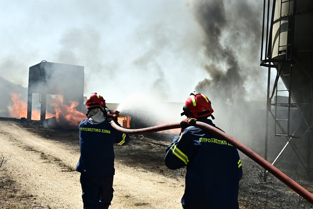 Ηλεία: φωτιές ξέσπασαν ταυτόχρονα σε Γαστούνη και Κοττέικα