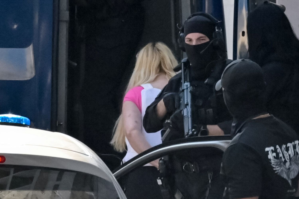 Marfin: απολογείται στην Ευελπίδων η 46χρονη κατηγορούμενη