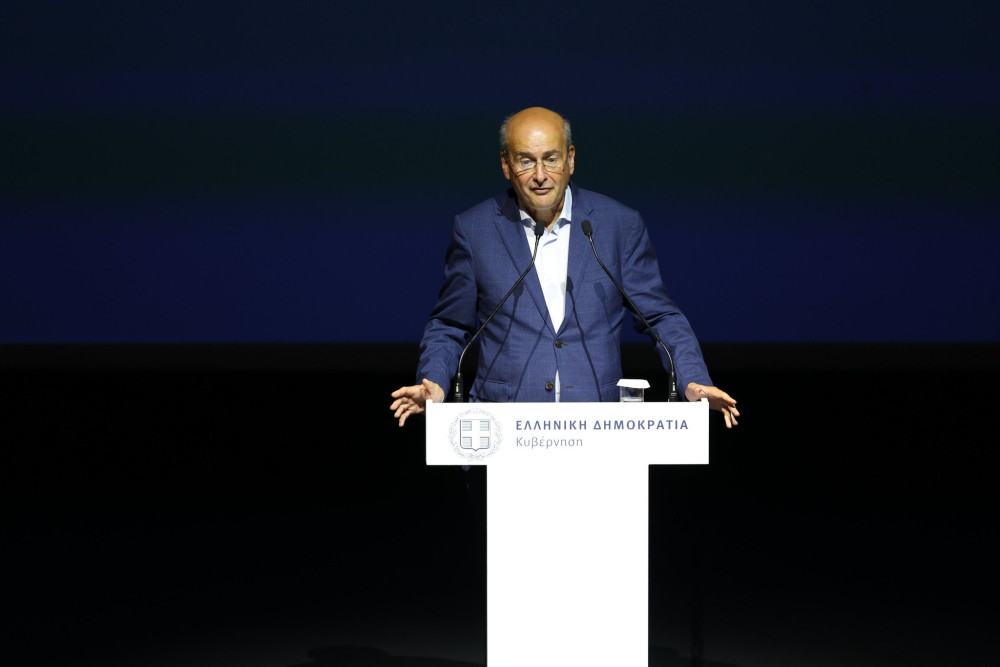 Κωστής Χατζηδάκης: Εθνική στρατηγική για το δημογραφικό και νέα μέτρα για ακρίβεια, στέγαση και μικρομεσαίους από τη ΔΕΘ