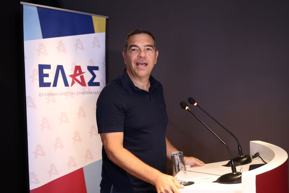 Ο Τσίπρας με μαύρη φορεσιά, τα βάσανά του είναι βαριά