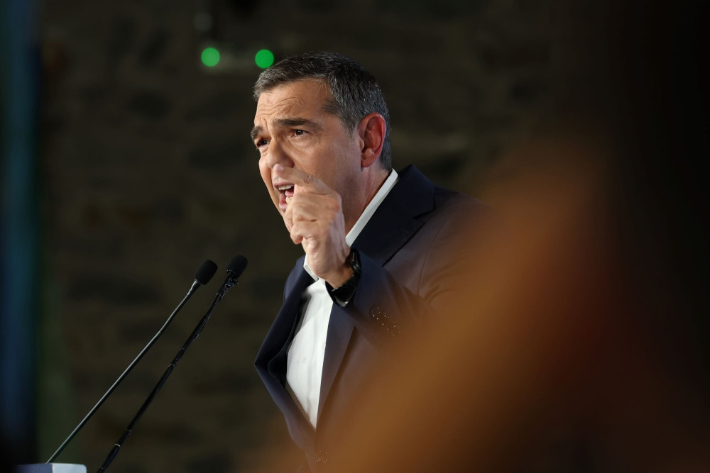 Οι «πρώτες εκατό ώρες» έγιναν… δέκα χρόνια: o Τσίπρας άνοιξε πάλι τις θυρίδες με τα ψέματα