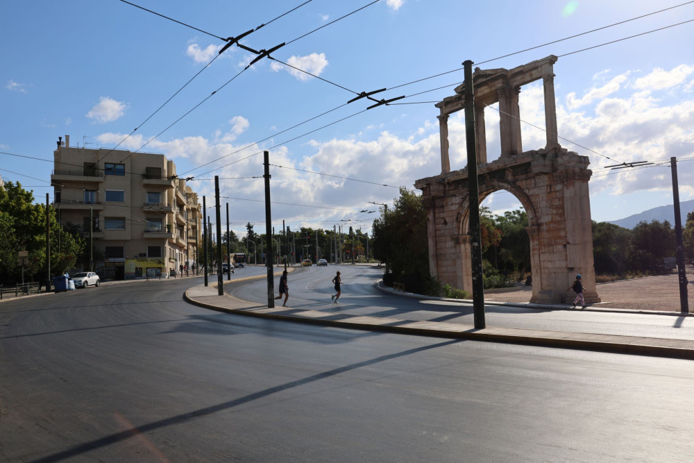 Αδειάσανε οι δρόμοι, ανάσανε η πόλη