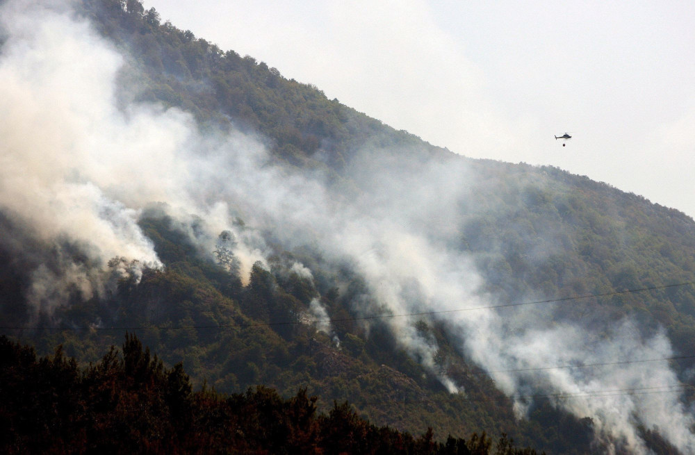Εκτός ελέγχου οι φωτιές στα Βαλκάνια, μεγάλη κινητοποίηση σε Αλβανία και Σερβία με έναν νεκρό