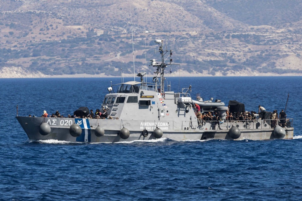 Νέα διάσωση νότια της Κρήτης, σώθηκαν 33 μετανάστες με συνδρομή της Frontex