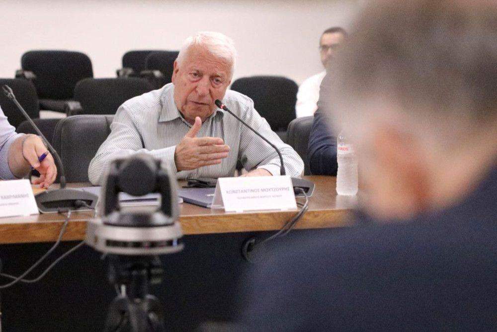 Κώστας Μουτζούρης για Φεστιβάλ Χίου: Δύσπεπτο, με βαριά ονόματα (video)