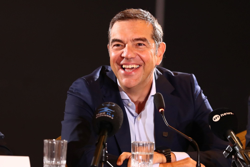 Γιώργος Καρατζαφέρης για Τσίπρα: Μας έκλεισε τις τράπεζες, τώρα θα μας κλείσει τα σπίτια; (video)