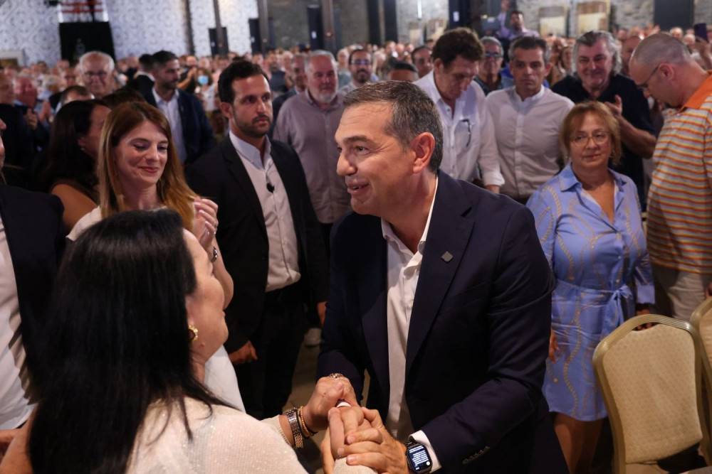 Μοιράζει 50.000 σπίτια ο Τσίπρας: άφησε τη… σεισάχθεια και πάει στην «οικοδομή»