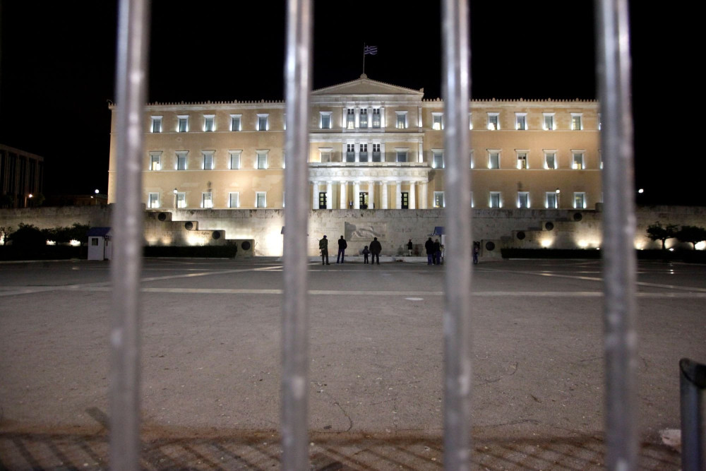 Χέρι χέρι με τη Χρυσή Αυγή και το 2014 ο ΣΥΡΙΖΑ του Τσίπρα