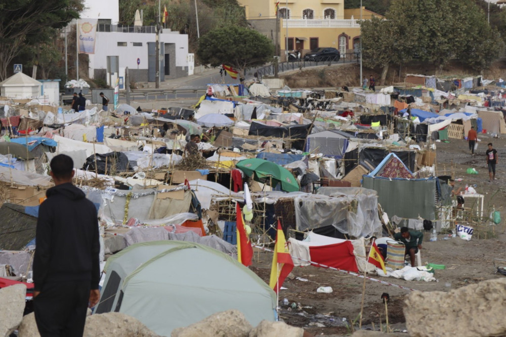 Μαρόκο και Σάντσεθ είχαν δεχτεί επίσημες προειδοποιήσεις πριν την είσοδο 70.000 μεταναστών στη Θέουτα