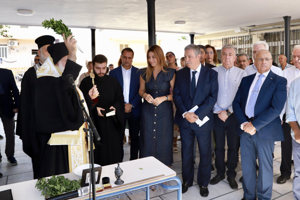 Σε σχολεία του Ηρακλείου για το πρώτο κουδούνι η Σοφία Ζαχαράκη