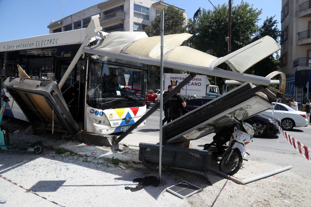 Θεσσαλονίκη: η ανακοίνωση του ΟΑΣΘ για το τροχαίο ατύχημα σε στάση στη Νεάπολη