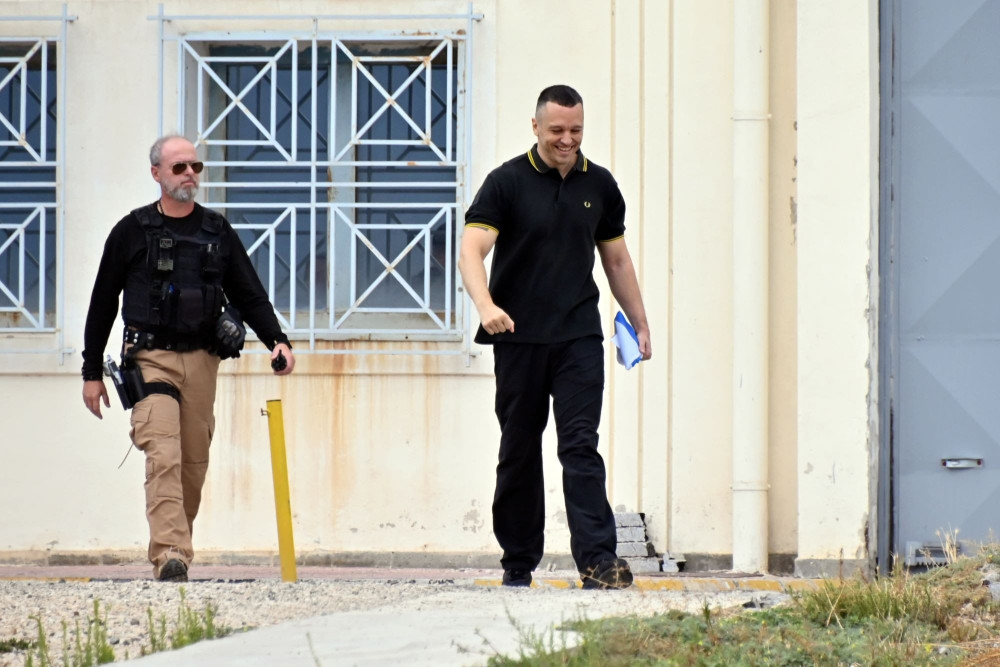 Σωτήρης Τζούμας στο «Μανιφέστο»: Η υποκρισία της αστικής τάξης