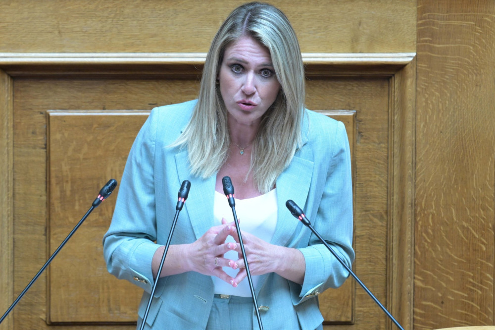 Άννα Ευθυμίου: 400 ευρώ σε 2,2 εκατομμύρια δικαιούχους - Απαντάμε με το έργο και τη δουλειά μας