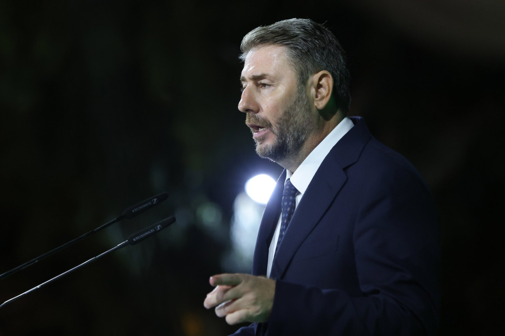 ΠΑΣΟΚ: Πώς η «διεύρυνση» Ανδρουλάκη το μετατρέπει σταδιακά σε «πράσινο» ΣΥΡΙΖΑ