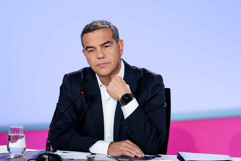 Ο «πατριωτικός φόρος», η… παγκόσμια βάση δεδομένων και οι 1.158 λέξεις της «δημιουργικής ασάφειας» Τσίπρα