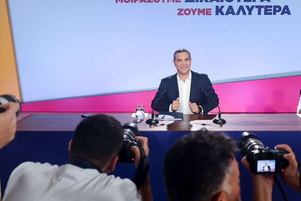Τρολάρουν Τσίπρα: τρικούβερτο γλέντι στα social media για το αγαπημένο παιδί της διαπλοκής