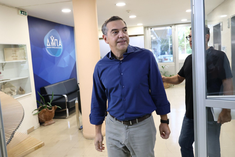 Τα βρίσκει σκούρα ο Τσίπρας: το προσκλητήριο στους… συριζαίους και το άρθρο Καρτερού