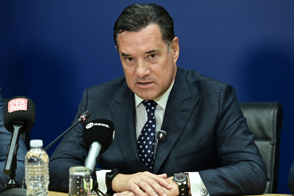 Ασχολείται κάποιος με την καταγγελία του Άδωνι;
