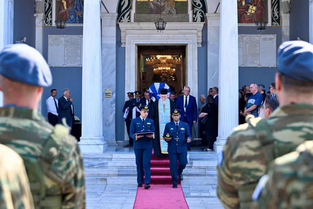 Ιωάννινα: Το τελευταίο «αντίο» στον Σμηναγό Δημήτρη Πέτρου, που σκοτώθηκε στην Τανάγρα