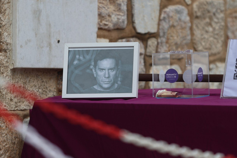 Γιώργος Μαζωνάκης: Χιλιάδες κόσμου στον ΙΝ Αγ. Τριάδας για το λαϊκό προσκύνημα (photo-video)