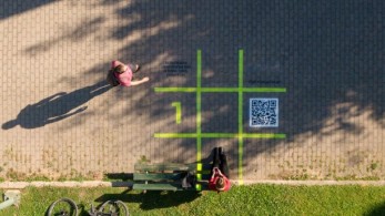 Εξι digital παγκάκια στο Παγκράτι διηγούνται την ιστορία τους