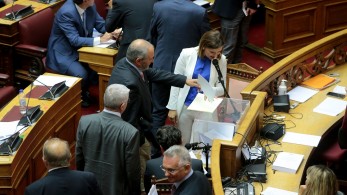 Βουλή: Με επιστολικές ψήφους οι ονομαστικές ψηφοφορίες