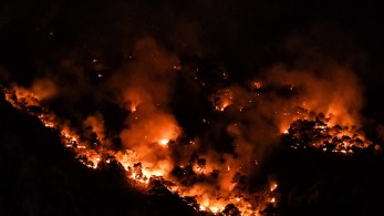 Αναζωπύρωση της πυρκαγιάς στην Αλεξανδρούπολη
