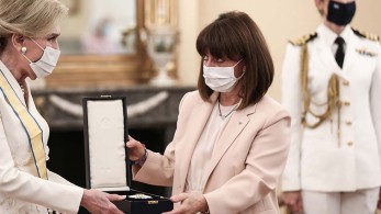 Μαριάννα Βαρδινογιάννη: Παράσημο για την 30ετή της προσφορά