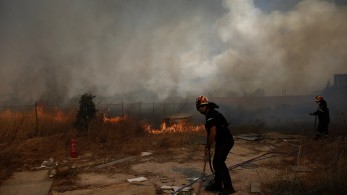 Έως την Κρήτη φτάνει ο καπνός από την πυρκαγιά στην Κερατέα (pic)