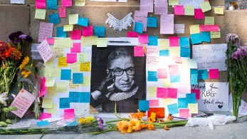 Οι Αμερικανοί υποκλίνονται στην Γκίνσμπεργκ