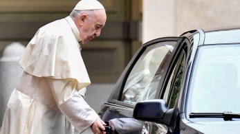 Πάπας Φραγκίσκος: Οι φτωχοί θα πρέπει να πάρουν πρώτοι το εμβόλιο κατά του κορωνοϊού