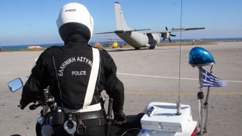 Ελεύθερος με όρους ο ειδικός φρουρός που απέσπασε 40.000 ευρώ από επιχειρηματία