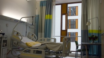 Κορωνοϊός: Τρεις νεκροί σε λίγες ώρες – 350 τα θύματα στην Ελλάδα