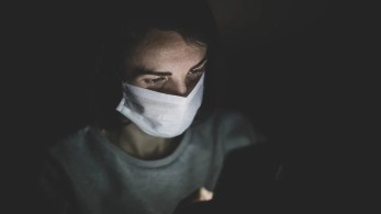 O κορωνοϊός υπάρχει: Σοκάρουν οι μαρτυρίες ασθενών(vid)