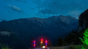 Από τον Όλυμπο στη Σαμοθράκη, διάσημοι Djs παίζουν μουσική σε εμβληματικές τοποθεσίες της Ελλάδας