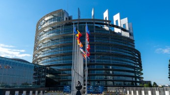 Επιτροπή Τουρισμού: να δράσει η ΕΕ, κινδυνεύουν 22 εκ. δουλειές