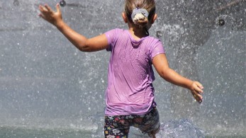 Καιρός: Σε υψηλές θερμοκρασίες επιμένει ο υδράργυρος – Μέχρι 36 βαθμούς σήμερα