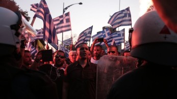 Ο υπόδικος Κασιδιάρης μπροστάρης σε πορεία στη ΔΕΘ