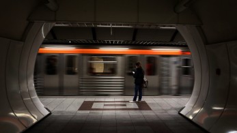 Μέγαρο Μουσικής: γυναίκα έπεσε στις ράγες του μετρό - Ανασύρθηκε σώα Μέγαρο Μουσικής: γυναίκα έπεσε στις ράγες του μετρό - Ανασύρθηκε σώα
