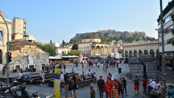 Kορωνοϊός: Καμπανάκι για τις πυκνοκατοικημένες περιοχές της Αθήνας