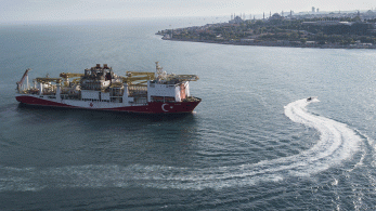 Οι “ντρίπλες” Ερντογάν κινητοποιούν την κυβέρνηση