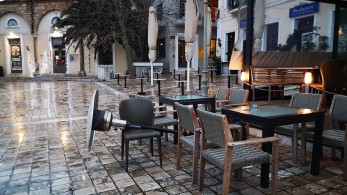 ΕΛΣΤΑΤ: Μειώθηκε, κατά 39,5%, ο δείκτης απασχόλησης στον κλάδο παροχής καταλύματος και εστίασης