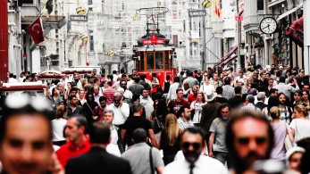 Handelsblatt: Στη δίνη βαθιάς οικονομικής κρίσης η Τουρκία