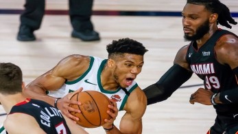 Παίζει ο Γιάννης Αντετοκούνμπο στο 4ο παιχνίδι