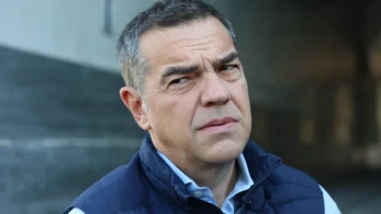 Τα ποσοστά της ΕΛΑΣ πέφτουν και ο Τσίπρας το έριξε στο μπάσκετ