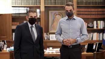 Συνάντηση του πρωθυπουργού με τον δήμαρχο Καλλιθέας