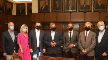 Πατούλης: Ενημέρωσε τον Εμπορικό Σύλλογο για το πρόγραμμα στήριξης 200 εκ. ευρώ