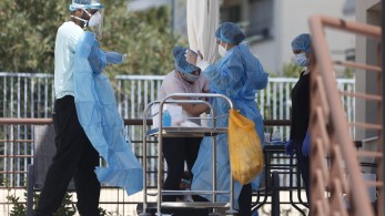 Kορωνοϊός: Ένας ακόμη νεκρός – 386 τα θύματα της πανδημίας